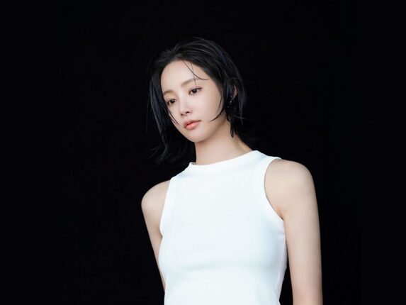‘제2의 김희선’으로 불리고 있는 20대 여배우의 비주얼