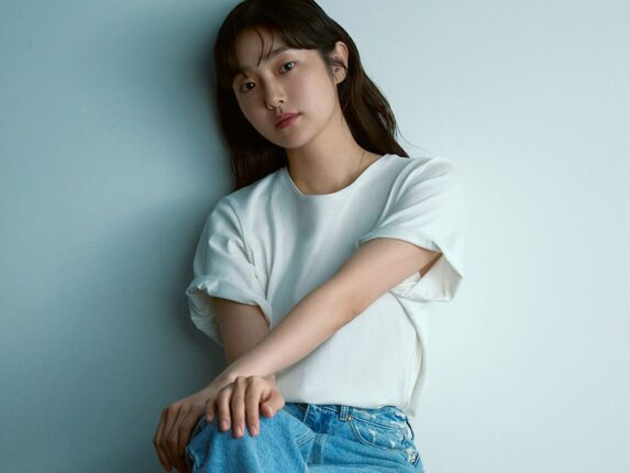 세상에서 제일 예쁘다고 난리난 여배우의 새 프로필 사진