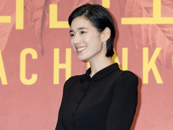 존재자체가 신비로움, 배우 정은채