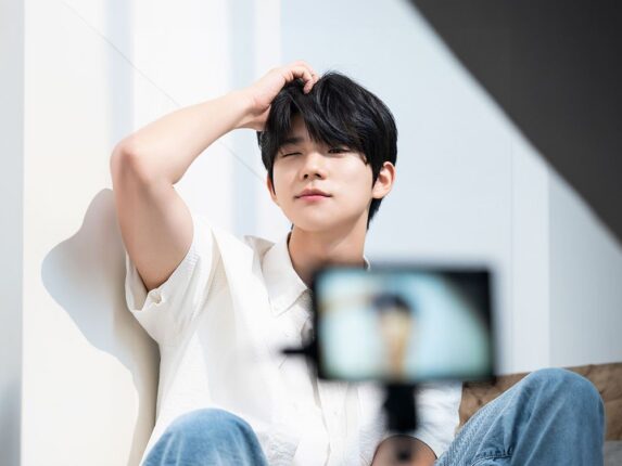 영화, 드라마, CF, 음방까지 장악 중인 ‘김혜수 아들’의 근황
