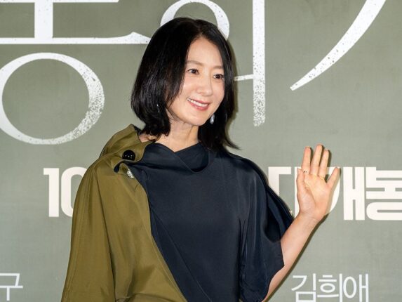 세월이 흘러도 아름다움을 놓치지 않는 배우, 김희애