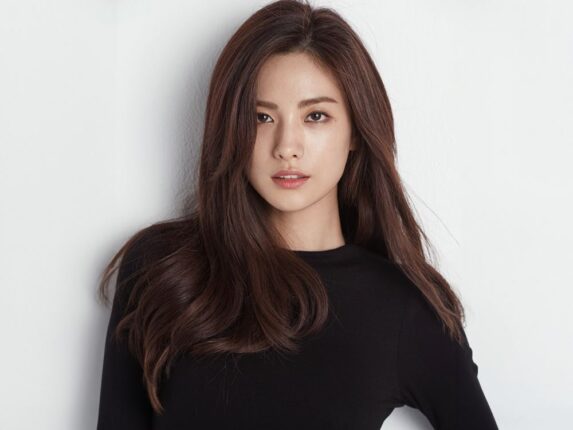 나이 먹을수록 더 예뻐지고 있는 세계 최고 미녀 한국 여배우의 희소식