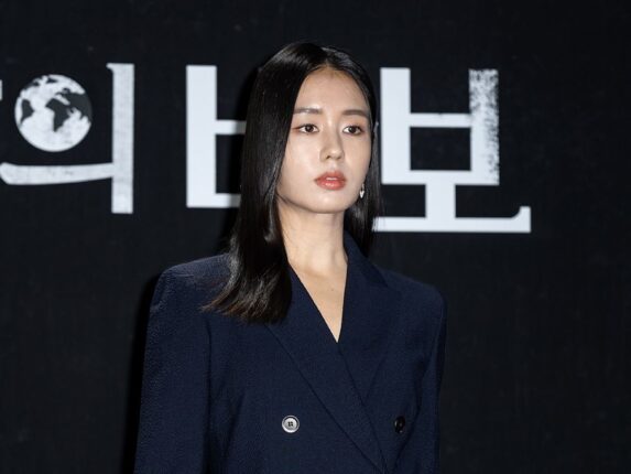요즘 유난히 빛나는 그녀 안은진.