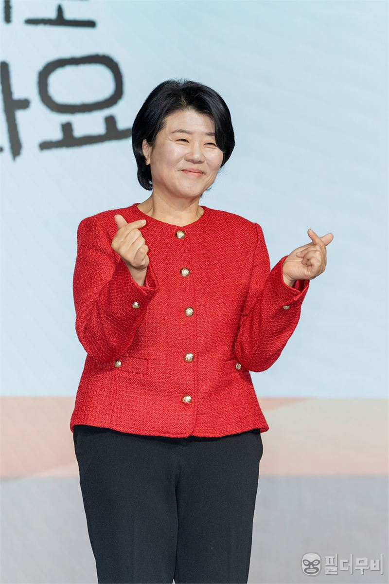 함께 일한 매니저와 12년 의리를 지켜온 여배우의 놀라운 선택