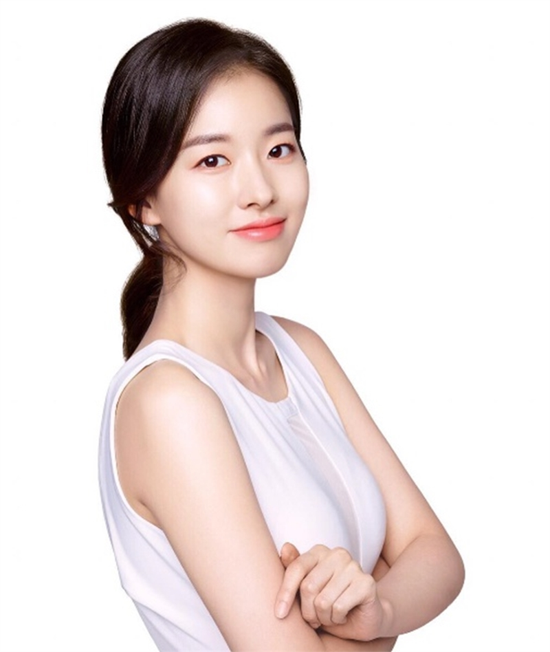 너무 예뻐 정우성,이정재가 창업하자 마자 가장 먼저 영입한 1호  여배우