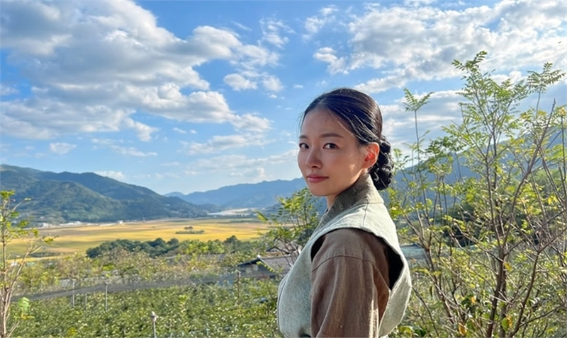너무 예뻐 정우성,이정재가 창업하자 마자 가장 먼저 영입한 1호  여배우