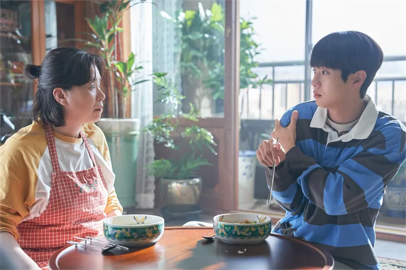 영화 '넘버원' , 기생충 최우식과 장혜진의 재회