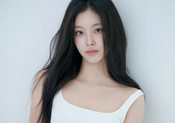 ITZY 유나 대신해 넷플릭스 주연 꿰찬 아이돌급 미모의 신인 여배우 정체