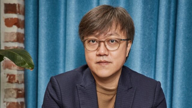 700억 쓰고 296만명…폭망 맛본 스타 영화 감독의 충격적인 근황