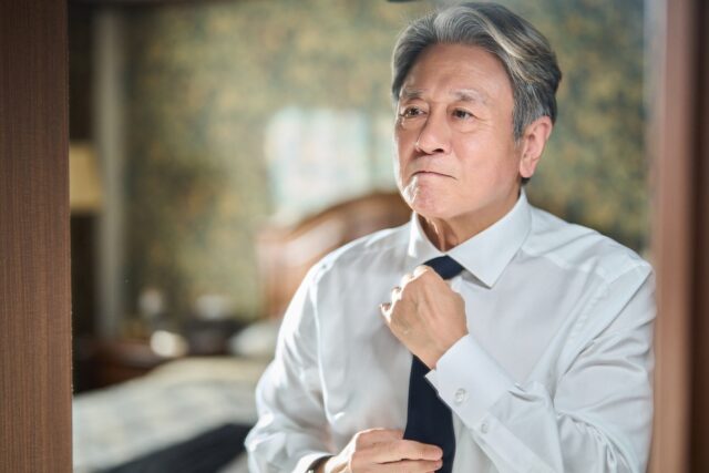 37년 차 대배우의 실버 인턴 도전… 최민식의 인생 2회차 영화 ‘인턴’